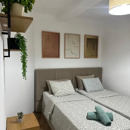 Apartman Una דירה *