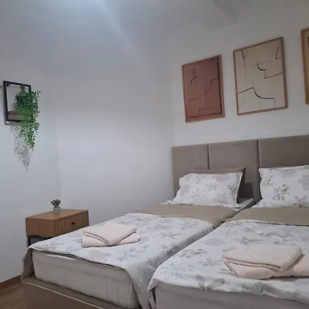 דירה Apartman Una לסקובץ