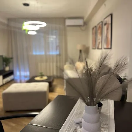 Apartman Una דירה *