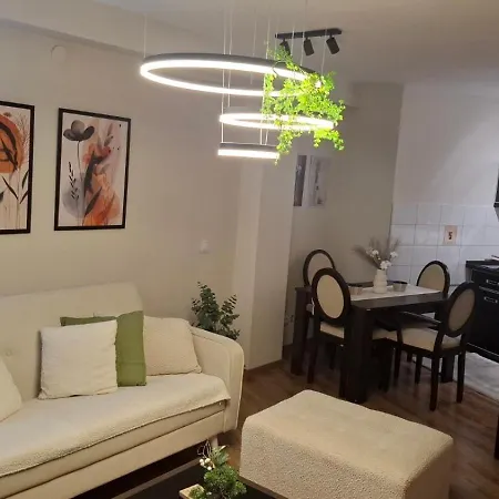 Apartman Una *